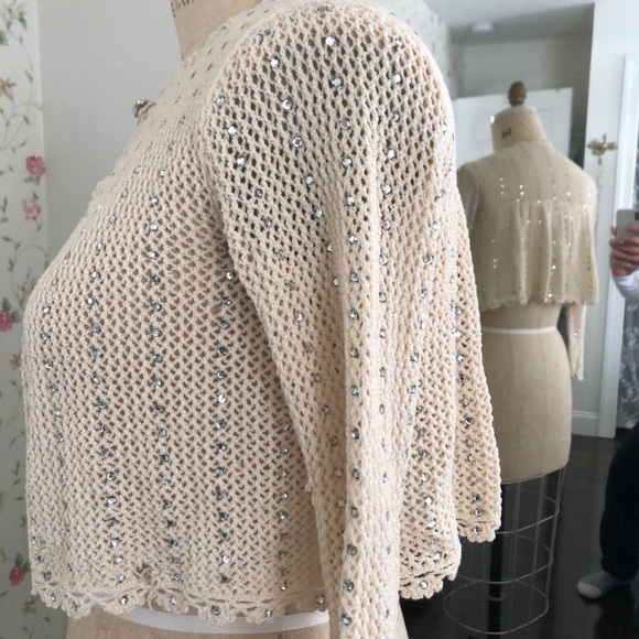 Handknit Vintage Shrug Cardigan, Scallop Edging Rhinestone Closure - Picture 6 of 12